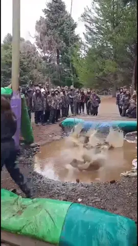 lo que me hizo reir este tipo por dios. Justicia para Joaco que fue víctima del sistema !!! #fyp #bariloche #promo25 #travelrock #caida 