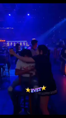 House Music Legend #MetMalamMinggu #JanganLupaBahagia