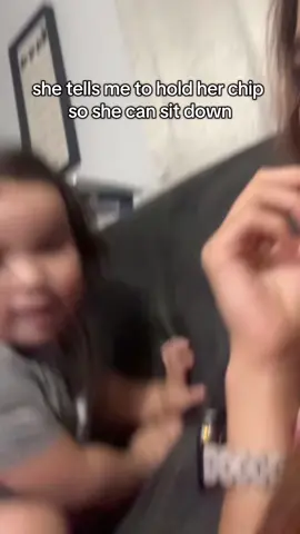 excuse my ugly laugh, she is so silly 😂 #momanddaughter #daughter #jaylanie #chips 