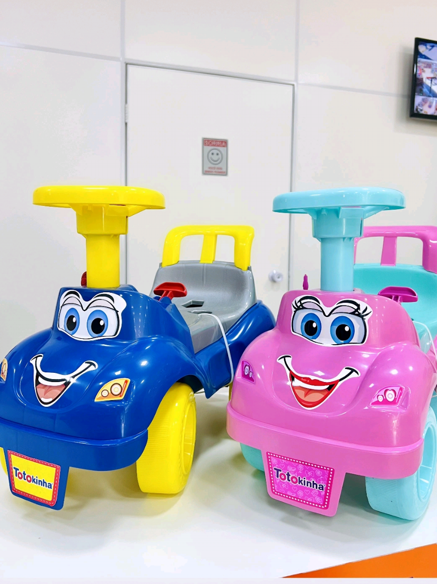 Totokinha Clássica Rosa e Azul - Cardoso Toys  . . ✅Nova Loja de Brinquedos🧸 em 𝐒ã𝐨 𝐉𝐨𝐬é 𝐝𝐨 𝐑𝐢𝐨 𝐏𝐫𝐞𝐭𝐨 𝐒𝐏 😃Centenas de Brinquedos na Promoção com até 50% 𝒅𝒆 𝑫𝒆𝒔𝒄𝒐𝒏𝒕𝒐𝒔. Av. Potirendaba 3920 Cidade Jardim 𝐋𝐎𝐉𝐀 𝐀𝐁𝐄𝐑𝐓𝐀: 𝗦𝗲𝗴 𝗮 𝗦𝗲𝘅𝘁𝗮: das 9:00 as 18:00hs 𝗦𝗮𝗯𝗮𝗱𝗼𝘀: das 9:00 a 14:00hs 𝗗𝗼𝗺𝗶𝗻𝗴𝗼𝘀 𝗲 𝗙𝗲𝗿𝗶𝗮𝗱𝗼𝘀: Fechado . . . . . . . . . . . #lojaodosbrinquedos #lojadebrinquedos #brinquedos 