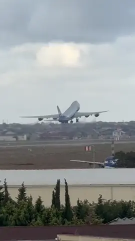 Təsadüf🫠🛫 Məqsəd telefonun kamerasını yoxlamaq idi sadəcə) #keşfett #beniöneçıkart #baku #azerbaijan #plane 