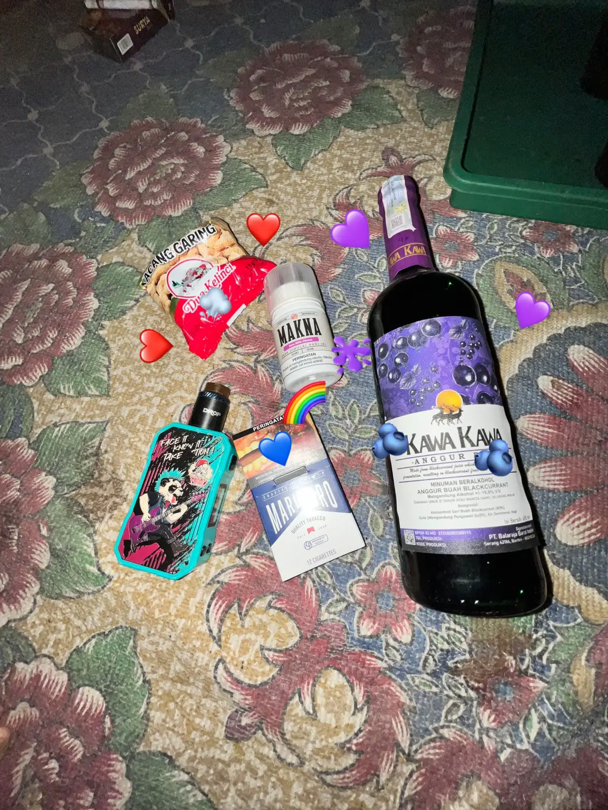 1. Resep Martabak Manis Teflon Bahan-bahan: 150 gr tepung terigu protein sedang, ayak 2 butir telur 150 ml susu cair 2 sdm gula pasir ½ sdt ragi instan 1 sdt soda kue 2 sdt baking powder ¼ sdt sdt garam 1 sdm margarin, lelehkan Bahan topping: 100 gr kacang tanah kupas sangrai, cincang kasar 2 sdm mentega Kental manis putih Cara membuat resep martabak manis teflon: 1. Siapkan wadah atau mangkuk, masukkan telur dan gula. Kocok menggunakan mixer sampai mengental dan mengembang 2. Tuang susu cair, kocok kembali menggunakan mixer dengan kecepatan rendah 3. Tambahkan dengan tepung terigu, ragi, baking powder, dan garam. Kocok dengan kecepatan rendah hingga rata 4. Tambahkan margarin, aduk rata menggunakan whisk 5. Diamkan adonan selama 1 jam atau sampai mengembang 6. Panaskan teflon. Kemudian tuang adonan, ratakan, dan biarkan hingga muncul gelembung di permukaan 7. Taburi gula pasir di atas permukaan martabak manis, masak hingga matang. Angkat 8. Setelah permukaan martabak berlubang, oleskan mentega. Kemudian taburkan topping lalu lipat dua 9. Angkat dan potong-potong. Martabak manis teflon siap disajikan. 2. Resep Martabak Manis Mini Bahan-bahan: 150 gr tepung terigu protein sedang, ayak 2 butir telur 150 ml susu cair 2 sdm gula pasir ½ sdt soda kue 1 sdt baking powder ¼ sdt sdt garam 1 sdm margarin, lelehkan Bahan topping: Meises Keju parut Kental manis putih Cara membuat resep martabak manis mini: 1. Siapkan wadah atau mangkuk. Masukkan telur, gula, dan garam. Kemudian kocok menggunakan whisk sampai tercampur rata dan larut 2. Tambahkan susu cair sedikit demi sedikit sambil diaduk rata menggunakan spatula 3. Masukkan tepung terigu dan baking powder sedikit demi sedikit sambil dikocok sampai adonan lembut. Saring hingga adonan kalis 4. Diamkan adonan selama 1 jam atau sampai mengembang 5. Siapkan teflon dengan cetakan mini dan panaskan di atas kompor. Jika sudah panas, kecilkan api dan tuang adonan secukupnya 6. Jika muncul gelembung dan permukaan berlubang, taburkan gula pasir. Kemudian tutup hingga matang. Matikan api dan angkat 7. Olesi permukaan martabak dengan mentega. Kemudian tambahkan susu kental manis, meises, dan keju parut. 8. Martabak manis mini siap disantap. 3. Resep Martabak Manis Bangka Bahan-bahan: 450 gr tepung terigu protein sedang, ayak 100 gr gula pasir 3 butir telur 1 sdt soda kue ½ sdt garam ½ sdt vanili 1 sdm margarin 500 ml air Bahan topping: Meises coklat Keju parut Kacang tanah cincang Kental manis putih Cara membuat resep martabak manis Bangka: 1. Siapkan wadah atau mangkuk. Masukkan tepung terigu, gula, vanili, dan telur. Aduk rata 2. Tuangkan air sedikit demi sedikit sambil dikocok menggunakan mixer berkecepatan sedang sampai berbuih. 3. Diamkan adonan selama 1 jam atau sampai mengembang 4. Tambahkan telur baking powder, kocok kembali menggunakan mixer 5. Panaskan cetakan di atas kompor, kemudian olesi margarin 6. Tuang adonan dan masak sampai muncul gelembung di permukaan. 7. Jika sudah muncul buih, taburkan gula pasir. Kemudian tutup dan tunggu sampai matang. 8. Angkat martabak dari cetakan, lalu olesi dengan margarin di permukaan martabak 9. Taburkan topping dan lipat martabak manis. Kemudian olesi dengan margarin dan potong menjadi beberapa bagian. 10. Martabak manis Bangka siap disajikan. 4. Resep Martabak Manis Tanpa Telur Bahan-bahan: 100 gr tepung terigu protein sedang 2 sdm gula ¼ sdt baking powder ¼ sdt baking soda 150 ml susu cair putih 2 sdm margarin, lelehkan Bahan topping: Meises Kacang tanah cincang Kental manis putih Cara membuat: 1. Campurkan terigu, baking powder, dan baking soda. Kemudian ayak 2. Tempatkan pada wadah dan tambahkan gula, aduk rata 3. Tuang susu cair sedikit demi sedikit, sambil dikocok menggunakan whisk 4. Tuang margarin yang telah dilelehkan, aduk rata 5. Panaskan teflon dengan cetakan mini, lalu tuang adonan. Masak menggunakan api kecil 6. Jika sudah muncul gelembung pada permukaan, tutup dan masak sampai adonan matang. Angkat 7. Taburkan topping sesuai selera. Martabak manis tanpa telur siap disantap. Selamat mencoba resep martabak manis! Tags:  More Articles Olahan Makanan 