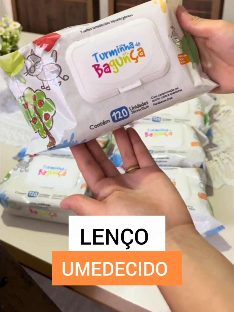 --- 👶💦 *Lenço Umedecido Turminha da Bagunça – 120 unidades* Cuidado delicado para os pequenos que vivem em movimento! Com fórmula hipoalergênica, sem álcool e com extratos naturais, esses lenços limpam, hidratam e protegem a pele do seu bebê com carinho e segurança. Perfeitos para levar na bolsa e usar em qualquer momento da bagunça! 🧼✨ #TurminhaDaBagunça #LençoUmedecido #MãesQueCuidam #ToqueDeCarinho #BebêLimpinho      --- Se quiser um estilo mais informal, divertido ou voltado para vídeos, posso adaptar rapidinho!
