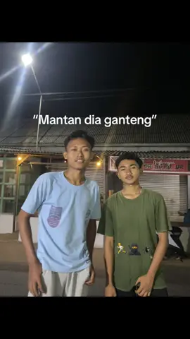 lariii@daniel #trendingtiktok #fotolive #katakata #fyp 