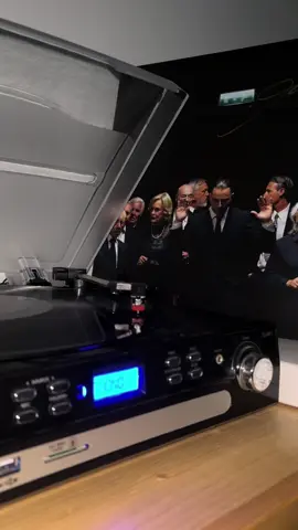 PERCHÉ - Ernia & Madame #ernia #madame #vinyl #rapitaliano #perte  @holyernia 