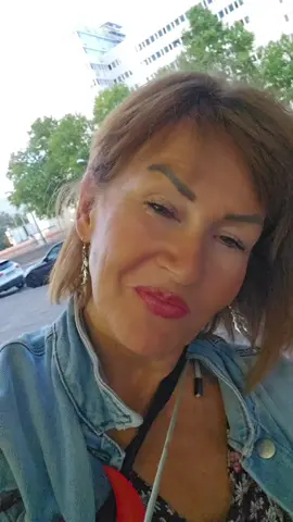 Berlin singt – und ich stimme mit ein 😘🔥 #rudelsingen #berlinvibes #rudelsingen #over50andsexy #fyp    