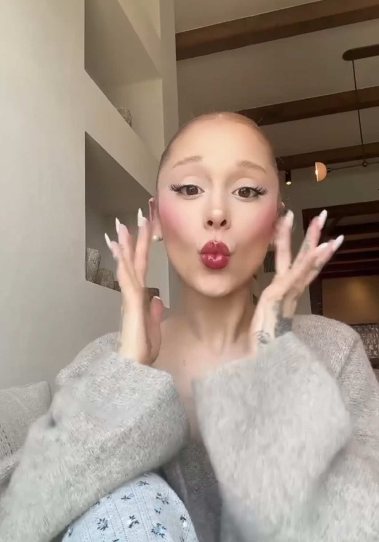 get ready for fall with ari’s r.e.m. beauty essentials ♡