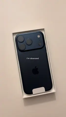 اللون ولا غلطة 🫦 #iphone17pro #riyadh #fyp 