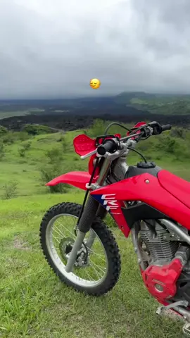 ✊🏼
