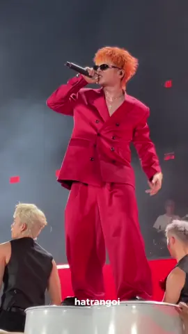 Tự nhiên đang hát cái nhảy đùng xuống giật cả mình bạn ơi bạn =))))) #RHYDER #nguyenquanganh #flash  cre: hatrangoi