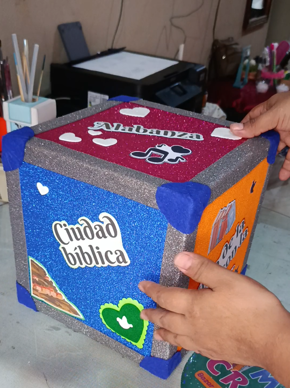 Cubo para enseñar en la escuela bíblica. Una super idea para trabajar con los niños, adolescentes e incluso los adultos, ¿qué te parece?  #cubo #enseñanzacreativa #maestracreativa #didactico #manualidadesguayaquil 