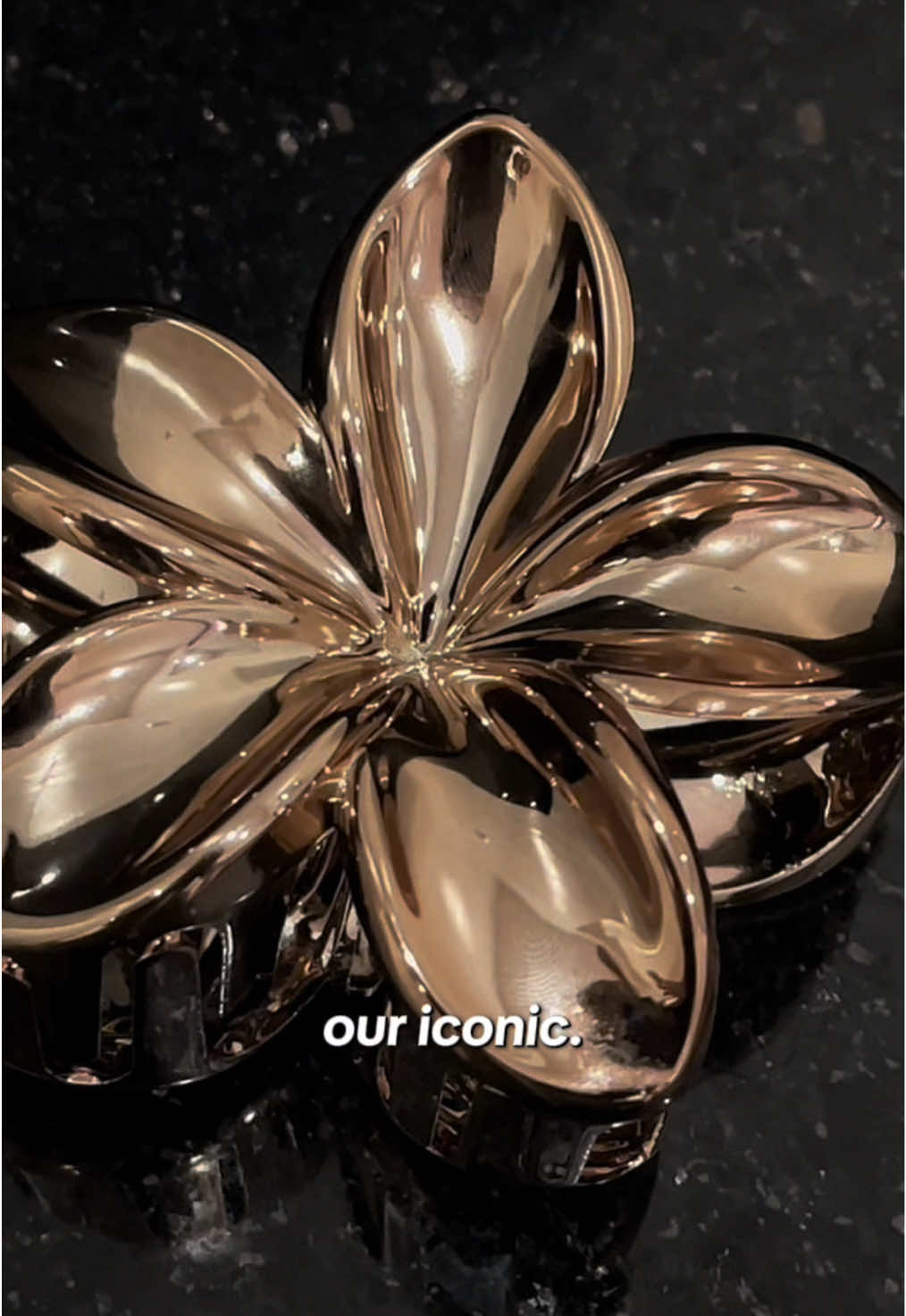 meet the new metalic shades of our beloved Kamboja hair clips!