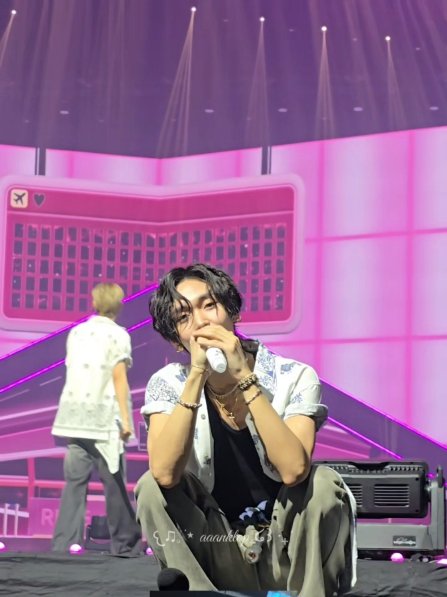 โดนชูสแล้ว รักวอนบินมากๆเลยนะะ😭💗 ( #원빈 #wonbin #RIIZINGLOUD_IN_BANGKOK #riize #fyp  )