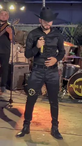 🎤 ¡Llamando a todos los fiesteros! Si no apartas tu fecha, no te vamos a esperar. Llama al 760-660-5250 y asegura tu lugar. 🎶 #jonisandez #grupo