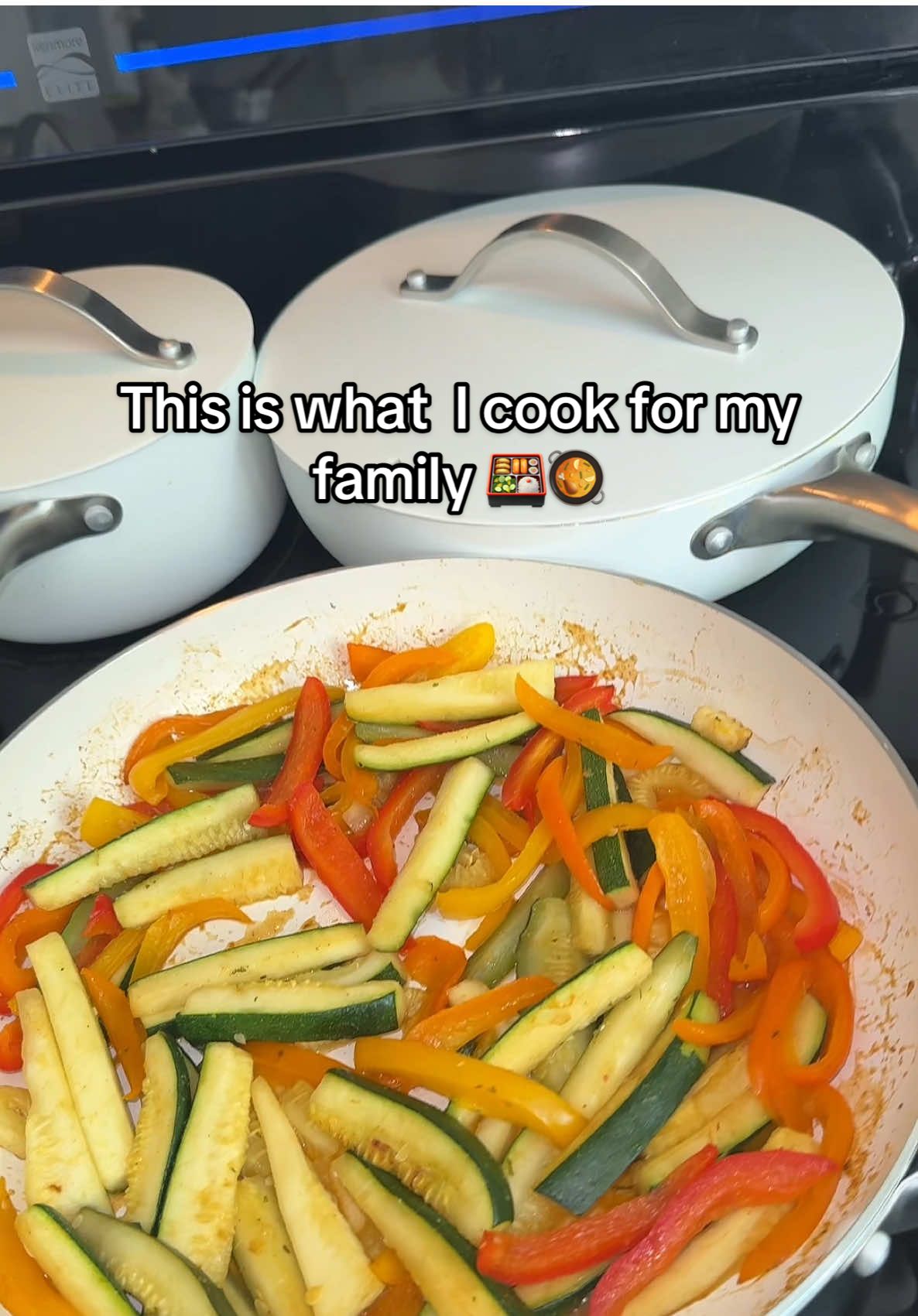 I’m in love with this white cookware set it is so beautiful 😍 ♥️♥️#cookwareset#foodprep#cookingtiktok#CookwareSale#mealprep