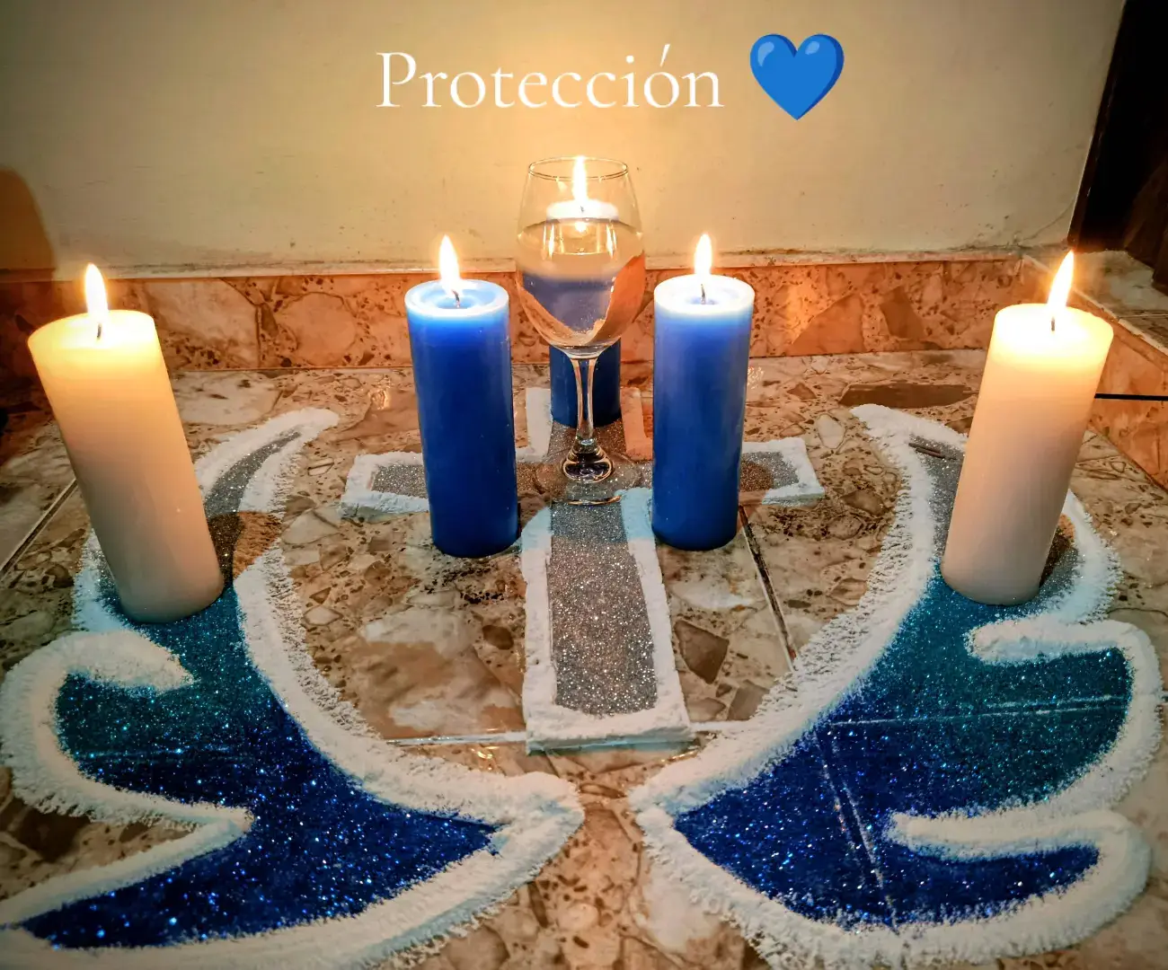 Cruz delante Cruz enfrente cosa mala no me toque ni me encuentre ni de día ni de noche ni a la hora de mi muerte.  Luz fuerza