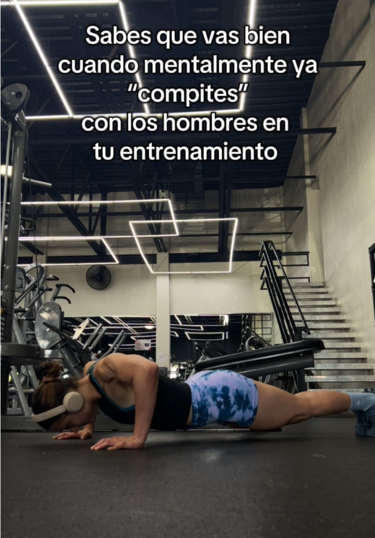Menos en ejercicios de pecho jeje #GymTok #elefecto #rauwalejandro #gymrat #fitnesschallenge 