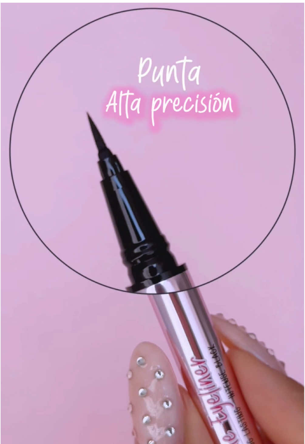 ✨ Ultra Fine lo tiene TODO: ✅ Punta ultra ✅ Punta flexible ✅ Negro intenso ✅ Larga duración  No importa si eres principiante o experta: con este delineador, ¡el control está en tus manos! 👌🏼🖤 #PinkUp #Delineador #Cosmetics #Eyeliner #TikTok 