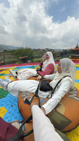 this was so so so funnn take me backkkkkk 😭 anw vv sori for the hysterical scream laju nakmampos sumpah jantung nak terkeluar bebs 🫀 #mongoland #dalat #vietnam #rainbowslide 