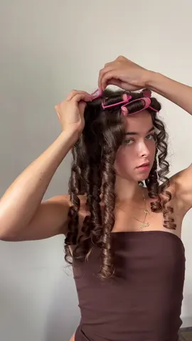 foam roller hair results 🩷 full tutorial uploaded on my YouTube: melaniepraise  link in bio to snag your hair growth formula before they’re gone 🤎  #heatlesscurls #hairtutorial #hairrollers 