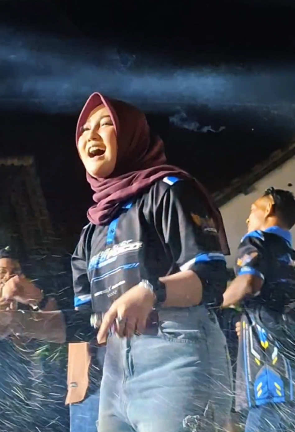 Gayenggg pwoool  ! 👋🏻🤪💗 @Angelita Septianaa @Imaproduction  #karnavalsoundsystem #secawanmadu #horegjawatimur #karnavaltapanrejo 
