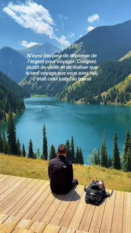 N'ayez pas peur de dépenser de l'argent pour voyager. Craignez plutôt de vieillir et de réaliser que le seul voyage que vous avez fait, c'était celui jusqu'au travail #travel #voyage #decouverte #motivation #dream 