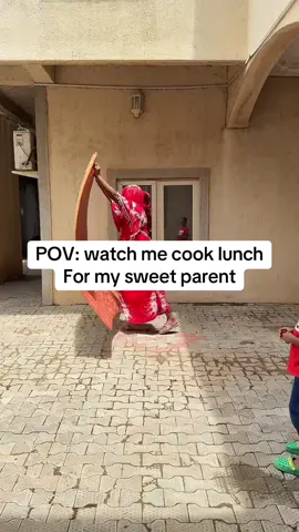 ZAZZAU TO THE WORLD- proudly bazzazagiya 🤣😅 Watch me make lunch for my sweet parent ☺️ Naje kwasan Albarka and to see my nieces and nephews 😩🤗 I made fried rice, peppered chicken and coleslaw for 12-15 people 🔥👌