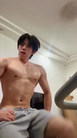 Trả lời @crypticnic workout với mình nhé! #gymotivation #fypage #dientraisanchac #quanduixam #shortnam 