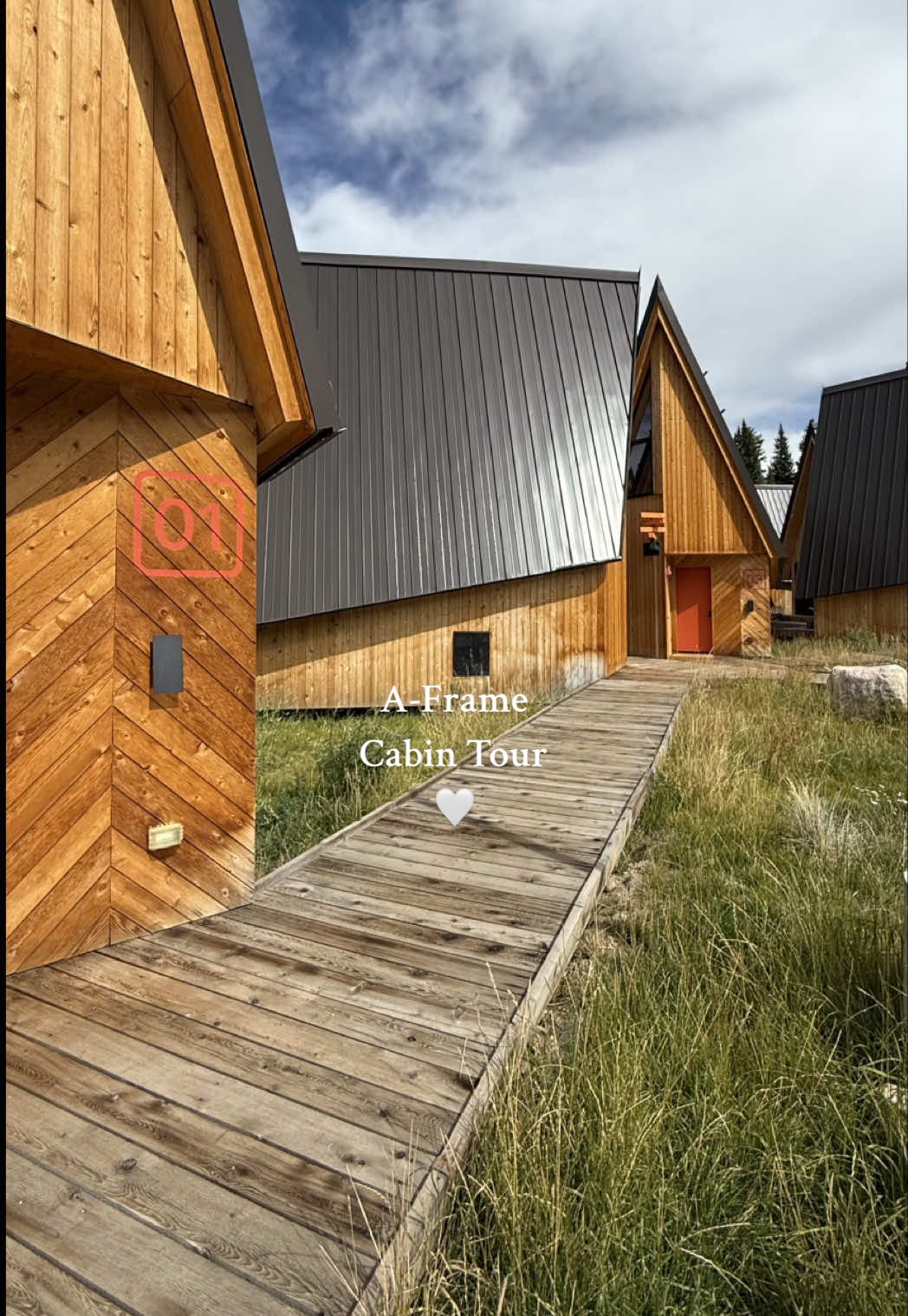 The best part is that all of our friends are staying at every cabin on the property- full infiltration  #collegebesties #aframetour #colorado #aframe  #aframecabin 