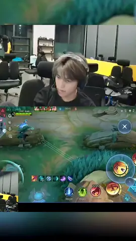 Kairi vs top global layla kairi gonta ganti item udah kayak bukan manusia #kairi  #skylar  #onicesport  #item  #mobilelegends 