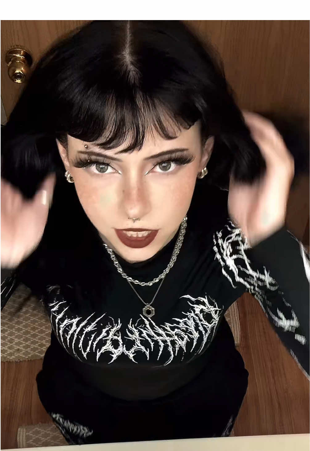 Stream ‘Girls with Gills’ by @chloe moriondo 🌟🫶🏻🧜🏻‍♀️ #altgirl #alternative #fyp #foryou #newmusic 