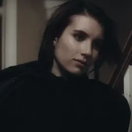 the hills have eyes.. | repost because it flopped.. | twixtor: @sirenf4x | cc: vamffx #jillroberts #jillrobertsedit #scream #screamedit #aftereffects 