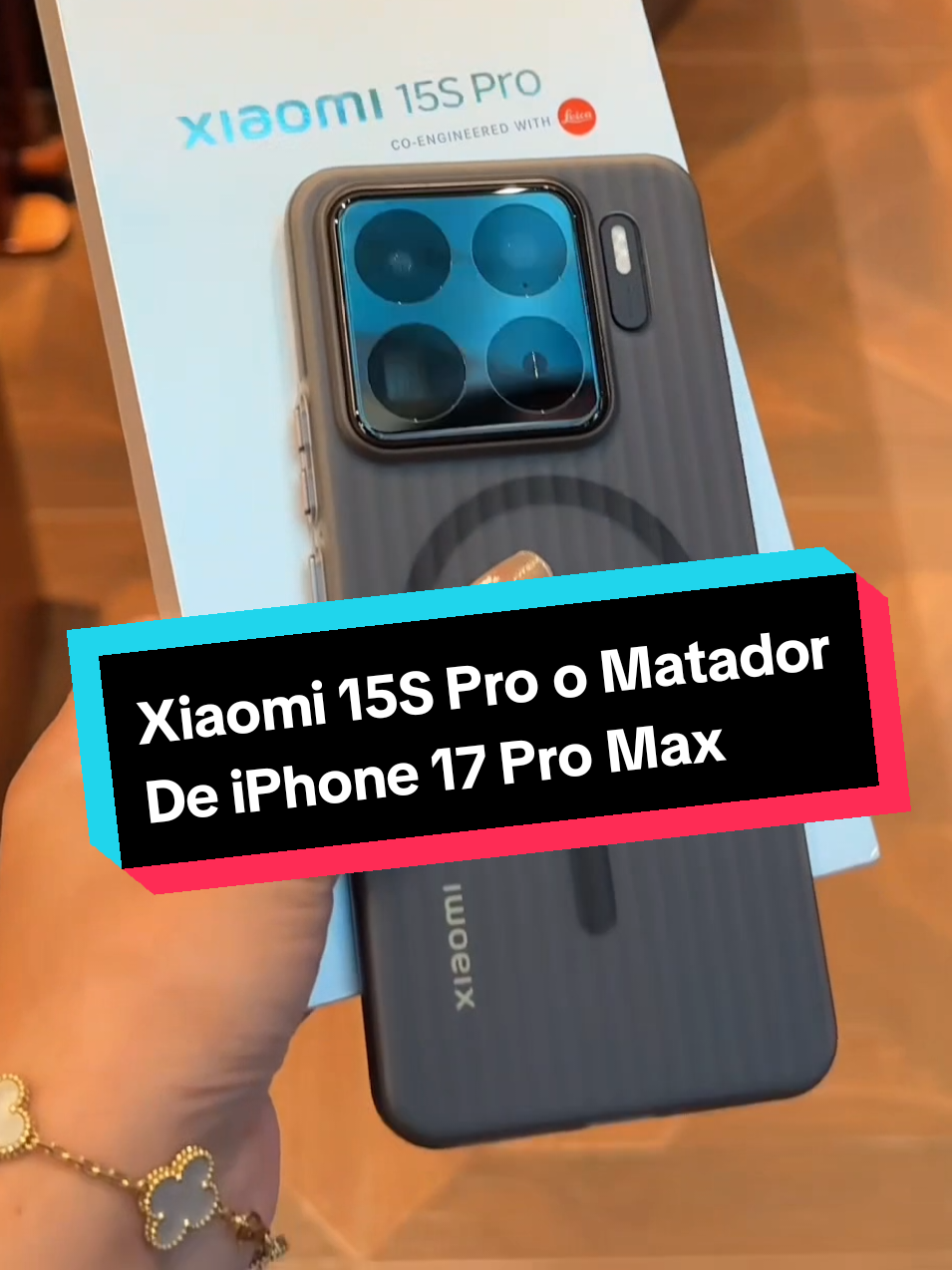 🚀 A Xiaomi fez história com o Xiaomi 15S Pro! Agora com processador próprio, tela AMOLED 120Hz, até 16GB RAM + 1TB, câmeras poderosas e bateria gigante com carregamento super-rápido ⚡🔥. É tanta tecnologia que até os fãs da maçãzinha ficaram sem reação 🍏😂. Você teria coragem de pegar esse monstro no lançamento? #Xiaomi15SPro #XiaomiBrasil #XiaomiLovers #CelularTop #TechNews        