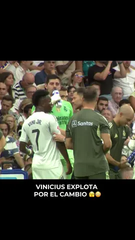 VINI explota por el cambio contra Xabi 😳🫣 #madrid #vinijr #xabialonso 