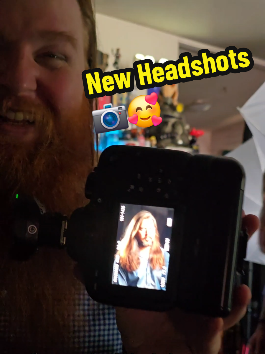 I love making everyone look their best 🥰  @canonusa @neewerofficial  #photography #photographer #headshot #neewer #Canon 