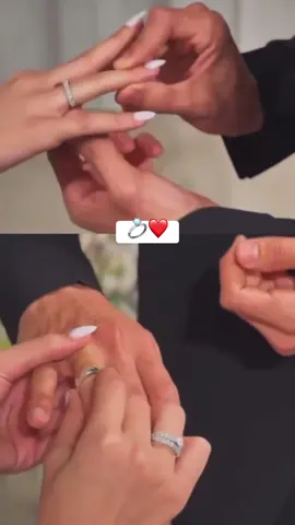إعلان خطوبه إنّ الرُوح إذا إلتقت بمَن يُشبهها    