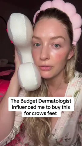 The anti-wrinkle pillow that’s trending 🛏️✨ Designed to reduce crow’s feet and fine lines while you sleep by supporting your face and protecting  delicate skin. This restock won’t last long! #AntiWrinklePillow #tiktokshoprestock #AntiAgingSkinCare #TikTokShopRestock #dealsforyoudays 