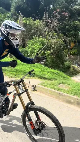Truquitos 💀 #downhill #bicicleta #trend #fox #caidas 