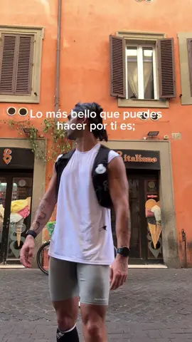 Hacer las paces con tu esencia tiene algo tan mágico en el dia al dia, disfrutas de ti y de todo lo que eliges.  Muchas veces elegimos por presión algo que probablemente no nos gusta o incluso hacer algo que no nos llena porque alguien más te dijo que te puede gustar, pero si sientes una corazonada de que no te gustó, no eres tu.  Intenta, atrévete, feeel it y disfruta #hopecore #mindset #pensamientos 