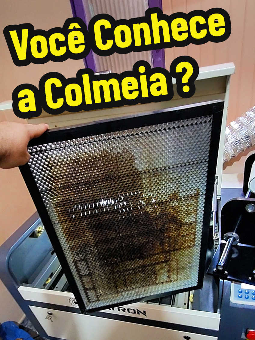 Você conhece maquina de laser? Já ouviu falar da colmeia ? faz sim referência as abelhas pelo padrão geométrico semelhante mas nao tem haver com elas hahaha e tem as facas que apesar do nome também não  corta se fosse uma faca seria cega haha. minha máquina 60x40 90w adquirida com a empresa @Tibatron  #laser #co2laser #60x40cm #artesanal #personalizados 