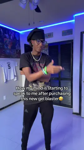 I’m obsessed with this gel blaster lowkey recommend if u want to troll others with it #fake #gelblaster #orbeez #fyp