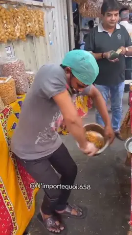 baba yeungueul gueusseum 😂😂 #tiktoksenegal🇸🇳 #viraltiktok #frypgシ #senegalaise_tik_tok #pourtoi 