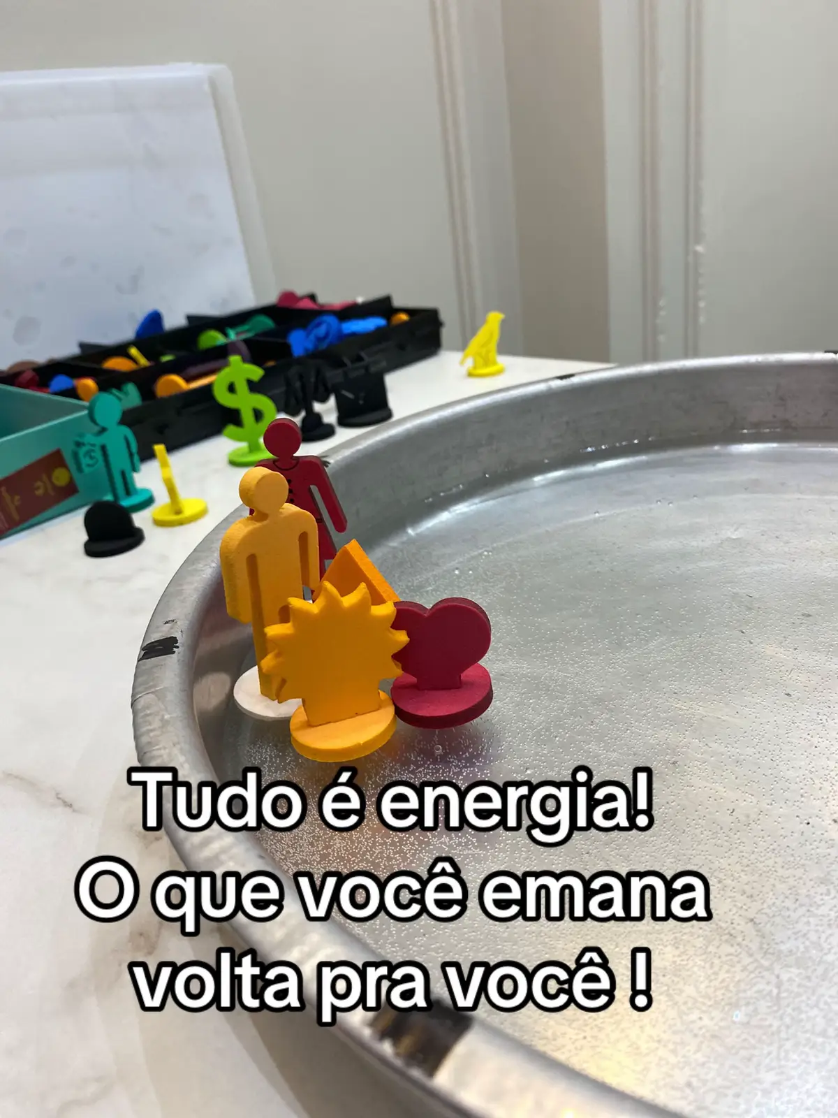 Pensamento + emoções + atitudes : frequências elevadas.  Já conhecia essa música ? Conhece alguma outra que também eleva a energia?  #autoconhecimento #emaula #psicoterapia #inteligenciaemocional #desenvolvimentohumano 