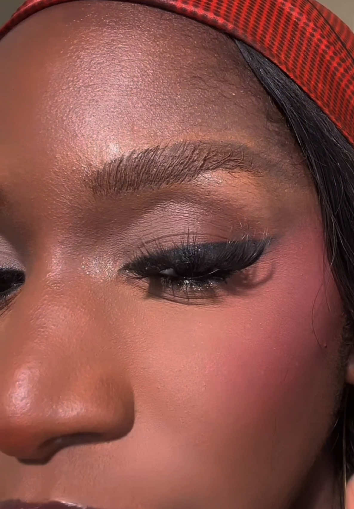 Replying to @Chi💕❣️ the right lash can make or break the eye look ! #makeuptipstiktok #cocoaswatches #darkskinmakeup #blackgirlmakeup 