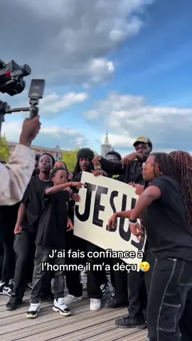 Cette chanson vraiment gloire à Dieu  🥹✝️ #tiktokchretien #fyp 