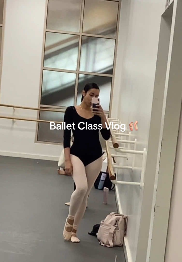 Come with me to ballet class 🩰 #adultballet #adultballetcommunity #balletclass #spendthedaywithme   #ballettiktok 