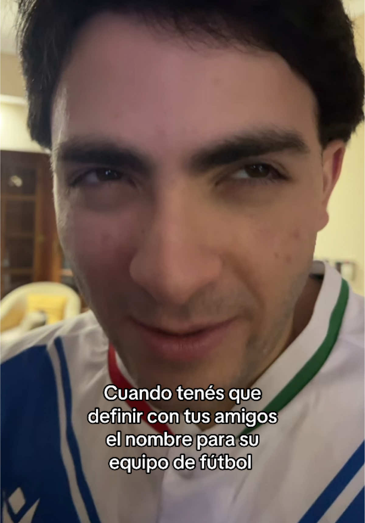 Una decisión difícil 🫠 /Ig:losariasbrothers/ #humor #hermanos #gracioso #shrek #futbol 