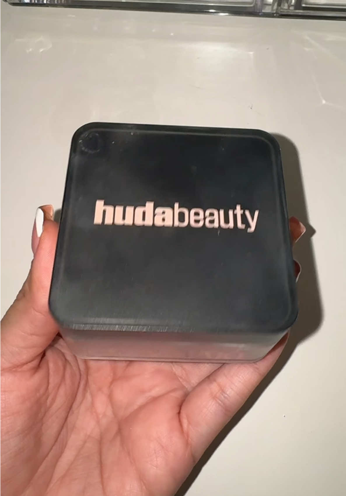 #beautymusthaves @Huda Beauty 