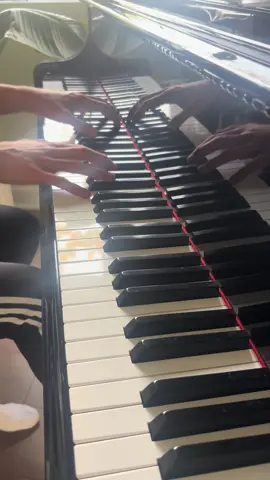 cause I’m Mr brightsideeeeeee #fyp #piano 