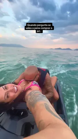 Então coloca o jet na água 🧜🏻‍♀️😌 #foryoupage #jetski #casal #you 